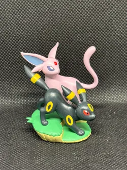 Pokemon Prismatic Evolutions Umbreon & Espeon - Mini Figure, Pin & Sleeves only - Image 4