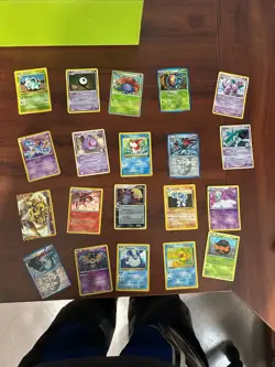 1000 random pokemon cards, lots of shiny, reverse hollow, foil etc. - Image 2