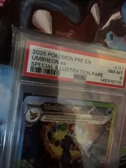 2025 POKEMON PRE EN-PRISMATIC EVOLUTIONS #161 UMBREON EX PSA 8 - Image 3