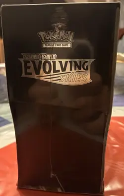 Pokemon TCG Sword & Shield Evolving Skies Elite Trainer Box (ETB) FACTORY SEALED - Image 2