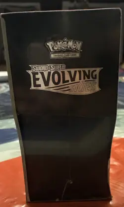 Pokemon TCG Sword & Shield Evolving Skies Elite Trainer Box (ETB) FACTORY SEALED - Image 4
