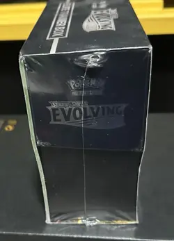 Pokemon TCG Sword & Shield Evolving Skies Elite Trainer Box FACTORY SEALED - Image 3