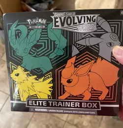 ✅Pokemon TCG Sword & Shield Evolving Skies Elite Trainer Box ETB New/SEALED - Image 1