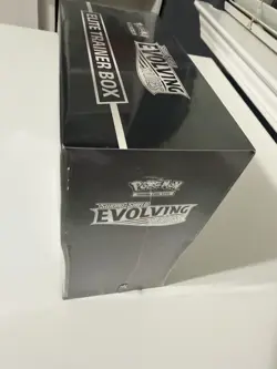 Pokemon TCG Sword & Shield Evolving Skies Elite Trainer Box FACTORY SEALED - Image 4
