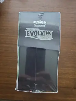 EVOLVING SKIES ETB POKEMON NEW AND SEALED - Image 2