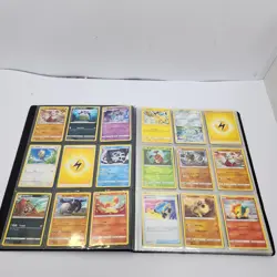 Pokemon Trading Game Cards & Folder COL-2801 - Image 5