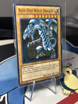 Blue-Eyes White Dragon - SDBE-EN001 - Ultra Rare Holo - Unlimited Edition MP-LP - Image 2