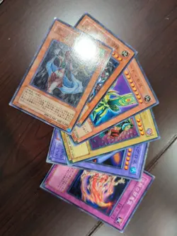Dark Magician SDY-006 Holo Card 2002 Unlimited Edition + assorted yu-gi-oh cards - Image 3
