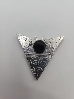 Pokemon Official Pin - Team Instinct Zapdos Badge Team Instinct Collection Box - Image 2