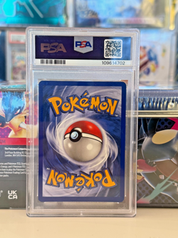 1999 POKEMON BASE SET UNLIMITED #4 CHARIZARD-HOLO PSA 8 - Image 2