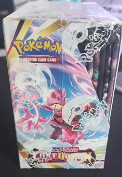 Pokemon Lost Origins Booster Box - Factory Sealed - Acrylic included - Image 5