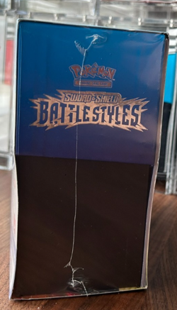 Pokemon Sword and Shield Battle Styles Blue Elite Trainer Box with Acrylic Case 820650808357 - Image 3