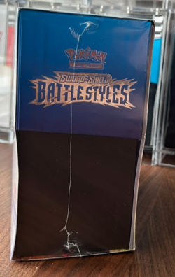 Pokemon Sword and Shield Battle Styles Blue Elite Trainer Box with Acrylic Case 820650808357 - Image 4