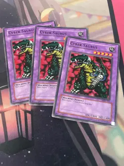 YUGIOH - CYBER SAURUS X3 - COMMON - UNLIMITED - MRD - NM - Image 1