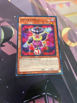 YUGIOH - JESTER CONFIT - SDCL - COMMON - 1ST ED - NM - Image 1