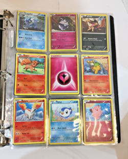 Vntg Pokemon Trading Card Game Ultra Pro Binder 25 Pages 127 Cards Base & Holos! - Image 2