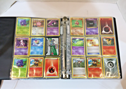 Vntg Pokemon Trading Card Game Ultra Pro Binder 25 Pages 127 Cards Base & Holos! - Image 5