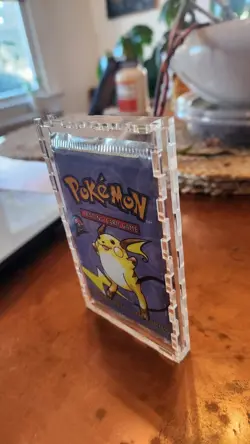 Wizards of the Coast Pokemon TCG Base Set 2 Pack Raichu 21g With Hard Case! - Image 5
