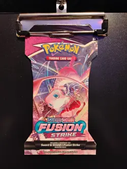 Pokemon TCG Sword & Shield 08 Fusion Strike Sleeved Booster Pack 820650809170 - Image 1