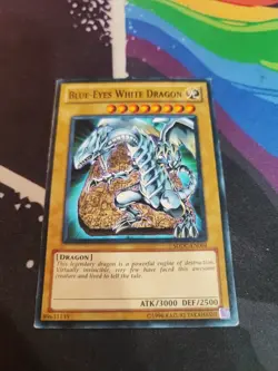Yu-Gi-Oh TCG Blue-Eyes White Dragon SDDC-EN004 Unlimited Regular Common LP-NM - Image 1