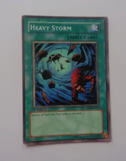 Heavy Storm SD1-EN016 (Common, 1st Edition, Played / MP) Yugioh - Image 1