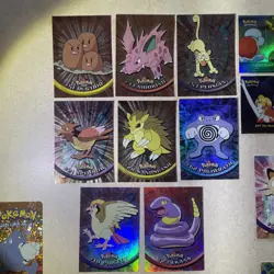 HUGE 33 Pokemon Card Lot Topps 12 Holos, Pikachu, Pidgeot, Charmander+More NM-LP - Image 2