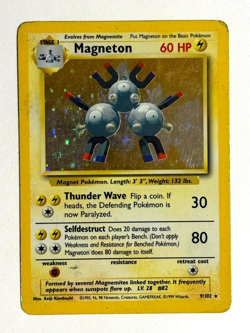 Pokemon TCG Magneton 009/102 Unlimited Holo Rare Base Set DMG - Image 1