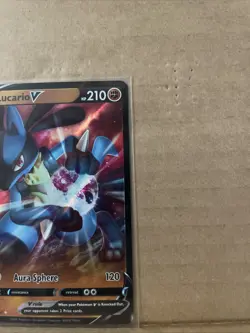 2021 Pokemon TCG SWSH Fusion Strike Ultra Rare 146/264 Lucario V - Image 2