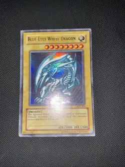 Yu-Gi-Oh Blue-Eyes White Dragon SDK-001 Ultra Rare Holographic - Image 1