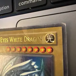 Yugioh Blue-Eyes White Dragon Ultra Rare SDK-001/DB1-098 HP/MP - Image 4