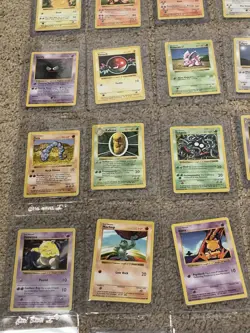 Shadowless Base Set Pokemon Card Lot (30) w/ Red Cheeks Pikachu Vintage WOTC TCG - Image 4