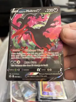Galarian Moltres V 097/198 Chilling Reign NM/M Pokemon T157 - Image 1
