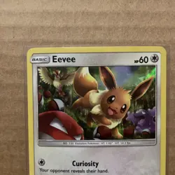 Pokemon TCG Eevee Hidden Fates 48/68 Holo - Image 2