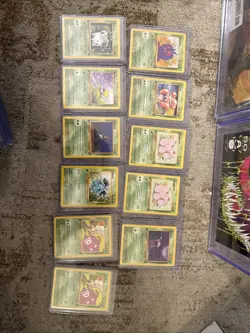Base Set, Jungle, Fossil, Team Rocket, Neo Vintage All 1st Edit.40x Pokemon Lot - Image 1