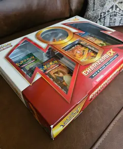 Charizard EX Red and Blue Collection - Pokemon Promo box with figure - SEALED - Image 2