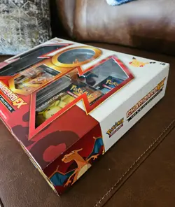Charizard EX Red and Blue Collection - Pokemon Promo box with figure - SEALED - Image 3