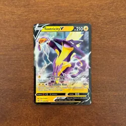 Toxtricity V NM/LP 070/192 Swsh02: Rebel Clash Holo 2020 Pokemon Card - Image 1