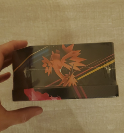Pokemon TCG: Crown Zenith Tin 1 Moltres - Image 3