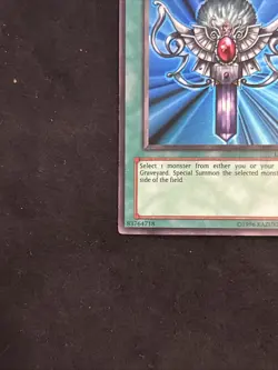 English - 1 x MTG Monster Reborn - LOB-EN118 - Ultra Rare - Unlimited - Image 4