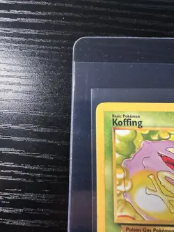 Koffing 51/102 Base Set Unlimited WOTC Vintage Pokemon - Image 2