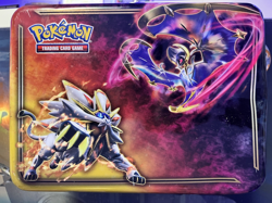 Lot Of 600ct Pokemon Bulk Trading Cards in Collectable Tin - Image 2