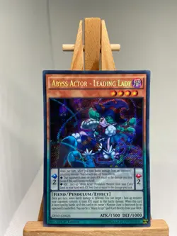 Abyss Actor - Leading Lady - Secret Rare 1st Edition DESO-EN021 - NM - YuGiOh - Image 1