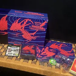 Pokemon TCG Sword and shield darkness ablaze: Elite Trainer Box Empty no cards - Image 1