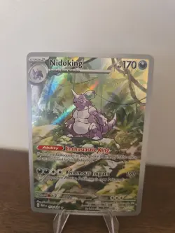 Pokemon TCG Nidoking 174/165 Scarlet & Violet 151 Illustration Rare Card Holo NM - Image 2