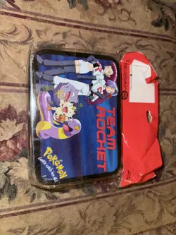 🧨 2000 Pokemon Team Rocket Tin Lunch Box – Sealed WOTC Vintage Collector's Item - Image 1