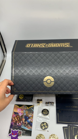 Lot Various Pokemon cards + Box e acessorios - Image 2