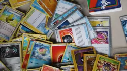 Huge Collection Bulk Lot of 600+ Pokemon Cards Mixed Burger King Gold Card v - Image 4
