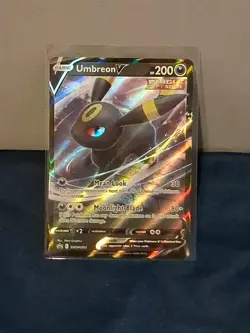 Pokemon TCG Umbreon v SWSH203 Black Star Promo Card Near Mint Condition - Image 1