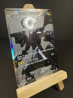 ZEKROM 114/114 BLACK & WHITE BASE FULL ART HOLO UKTRA RARE POKEMON CARD HP 130 - Image 3