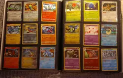 POKEMON BINDER 400 CARDS 140+ RARE HOLO/RV HOLO , 200+ RV HOLOS, SOME VINTAGE - Image 2